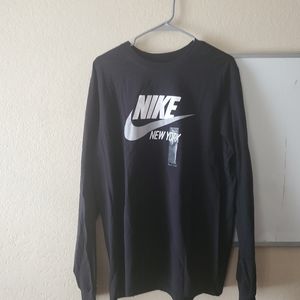 The Nike Tee Dri-Fit Long Sleeve Men’s Size L Blac